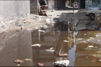  بسبب عدم وجود صرف.. المياه تغرق شوارع حي المنشية بالزقازيق