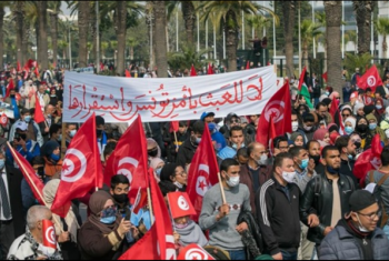  مسيرة حاشدة لحركة النهضة التونسية تطالب بإنهاء الأزمة السياسية