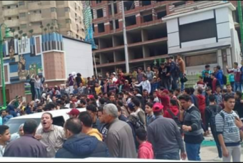  بعد فشل وزير التعليم.. طلاب الشرقية يتظاهرون رفضا لنظام التابلت