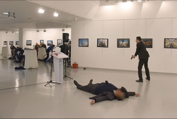  تباين ردود الفعل  حول مقتل السفير الروسي بتركيا