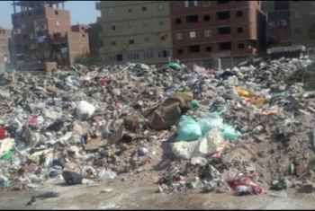  منشية ناصر بأبوحماد تشكو من تفاقم القمامة والحيوانات الضالة