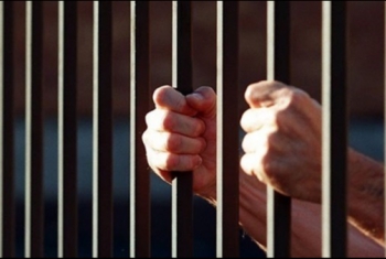  حبس 14 ضابطاً وشرطياً تورطوا في تهريب مساجين