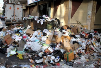  تلال القمامة تحاصر المنازل والمساجد بمدينة الزقازيق