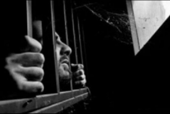  حبس 4 معتقلين لمدة 15 يوما في قضايا هزلية ملفقة