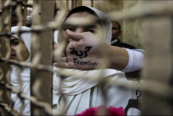  70 سيدة.. حصيلة المعتقلات في سجون السيسي خلال 2018
