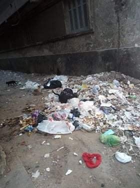  انتشار القمامة في شارع البوستة بالزقازيق