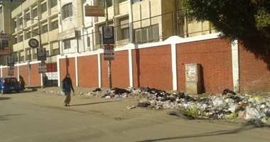  شارع عياد بحي حسن صالح في الزقازيق يعاني غياب عمال النظافة