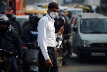  الهند تضع أجهزة لتنقية الهواء في الشوارع العامة
