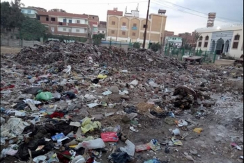  منيا القمح.. شكوى من انتشار القمامة بقرية العزيزية