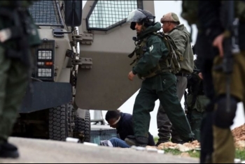  الاحتلال الصهيوني يعتقل فتى بزعم حمل سكين قرب الحرم الإبراهيمي