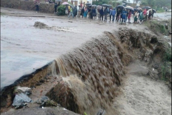  بسبب الفيضانات.. قطع طريق العراقيين للهروب من غرب الموصل