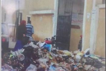  بالصور.. أكوام القمامة تهدد سكان بلبيس بالأمراض والأوبئة