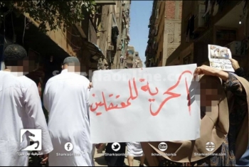  ثوار المعادي يحتشدون عقب صلاة الجمعة رفضا للانقلاب