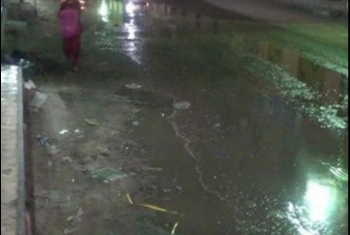  مياه الصرف الصحي تغرق شارع الجوازات بمدينة فاقوس