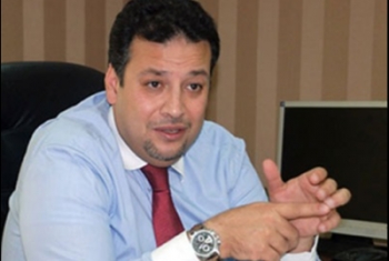  عزام: ما يحدث مع عاكف يؤكد أن مصر تحكمها 