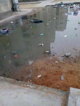  أهالي العاشر من رمضان يستغيثون بسبب مياه الصرف الصحي