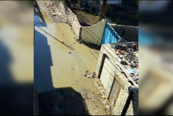  بالصور.. قرية السلطان حسن تغرق في مياه الصرف دون تحرك المسئولين
