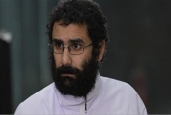  القبض على علاء عبدالفتاح أثناء تنفيذ المراقبة وإحالته إلى 