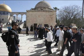 الاحتلال يقتحم الأقصى ويغلق أبواب المسجد أمام المصلين