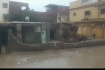 الأمطار تتسبب في انهيار منزلين للأهالي في الحسينية