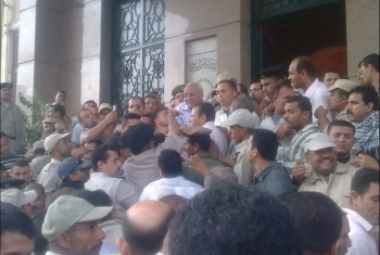  استئناف إعادة محاكمة أمناء شرطة لاعتصامهم أمام مديرية أمن الشرقية