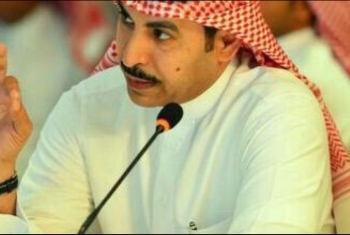  كاتب سعودي: وقف إمداد البترول لمصر 