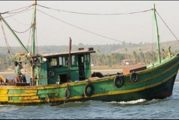  احتجاز مركب صيد مصرى قبالة سواحل 