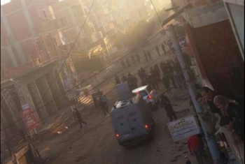  أمن الانقلاب يقتحم قرية الرئيس مرسي ويعتقل 7 من رافضي الانقلاب