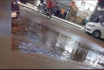  الزقازيق| شارع في حي القومية يغرق بمياه الصرف الصحي وسط تجاهل المسئولين