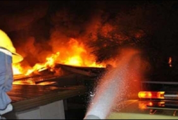  إصابة ٦ أشخاص إثر اندلاع حريق داخل شادر خشب بـ