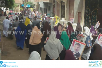  بالصور.. ثوار قرية الرئيس مرسي يدشنون تظاهرات أسبوع 