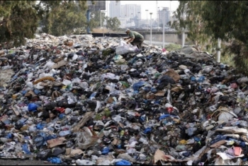  أهالي قرية كفر الحصر بالزقازيق يشكون من تراكم القمامة
