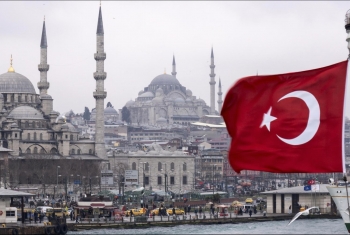  تركيا تدعو الملك سلمان لحل الأزمة الخليجية