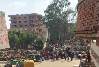  رغم منع التجمعات.. الأهالي يقيمون سوق قرية شنبارة الأسبوعي بالزقازيق (صور)