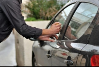  مجهولون يسرقون سيارة ضابط جيش وسلاحه الميري بكفر صقر