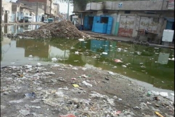  مياه الصرف الصحي تغرق شوارع ميت ربيعة ببلبيس
