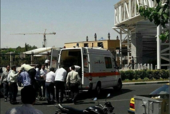 قتلى واحتجاز رهائن بهجومين أحدهما انتحاري في إيران