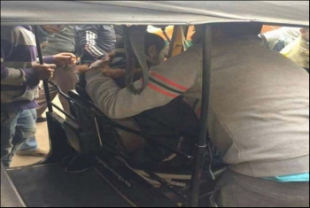  بالفيديو.. ضابط بداخلية الانقلاب يطلق النار على سائق توك توك بالمنوفية