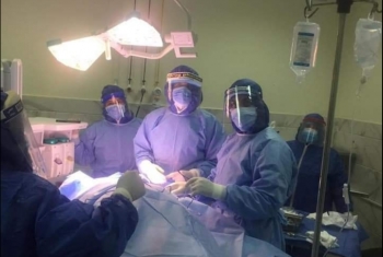  جراحة ناجحة لتفريغ نزيف بالمخ لمصاب كورونا عمره 75 سنة بمستشفى الأحرار
