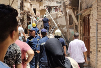  مصرع شخص وإنقاذ آخر إثر انهيار عقار قديم في الجمرك بالإسكندرية