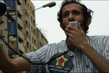  هيثم محمدين يستنكر استمرار احتجاز أحمد ماهر