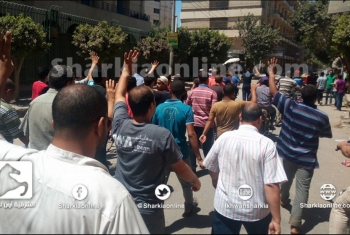  بالصور.. ثوار الزقازيق يحتشدون بمسيرة عقب صلاة الجمعة رفضا للانقلاب