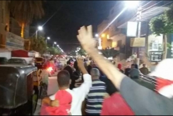  مسيرة لثوار أبوحماد من أمام النادي الاجتماعي تندد بالفقر