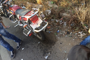  إصابة شخصين في تصادم سيارة ودراجة بخارية بأولاد صقر