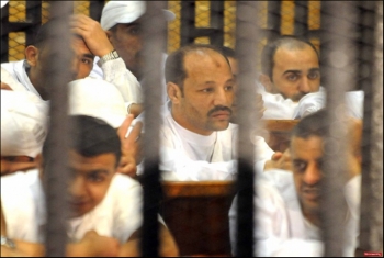  25 متظاهرًا ببورسعيد يواجهون الحبس لاعتراضهم على أحكام الإعدام