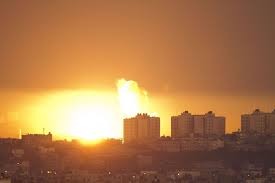  4 إصابات بسلسلة غارات صهيونية على النصيرات بقطاع غزة