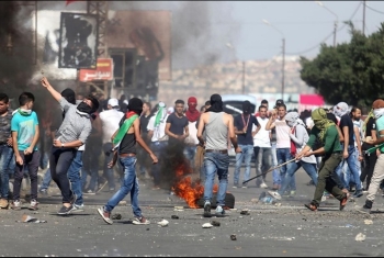 إصابة فلسطينيين برصاص الاحتلال شرقي رام الله‎