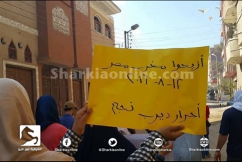  تظاهرة لأهالي ديرب نجم تطالب برحيل السيسي وكسر الانقلاب