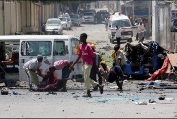 مقتل 18 مدنيًّا في قصف جوي على بلدة 