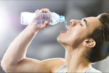  منها إنقاص الوزن الزائد.. تعرف إلى فوائد شرب الماء